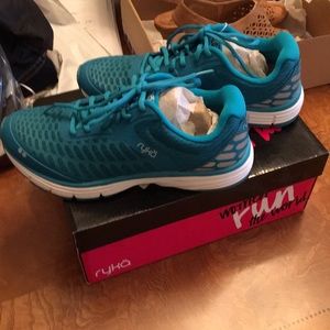Ryka sneakers size 9.5 w